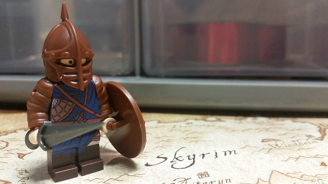 personlighed Uensartet Sump Custom LEGO Minifigure of the Week - StormCloak by Mr. Samuel -  BrickWarriors